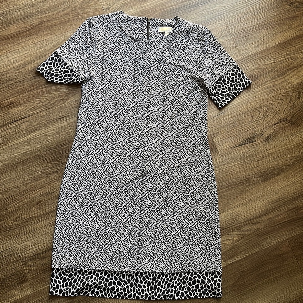 Beautiful Black and White Giraffe Pattern Michael Kors Medium Length Dress
